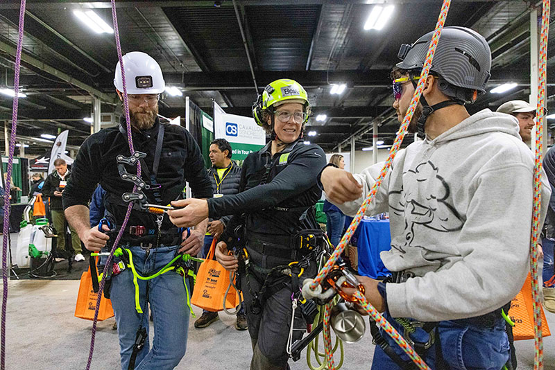 Attendees can experience live demonstrations 
and ask questions of the knowledgeable exhibitors.
