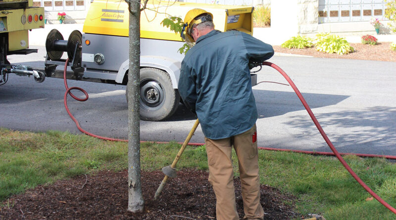 While air excavators are relatively low-maintenance equipment, they still require rigorous training and adherence to safety protocols as with larger machinery. Source: Richard May