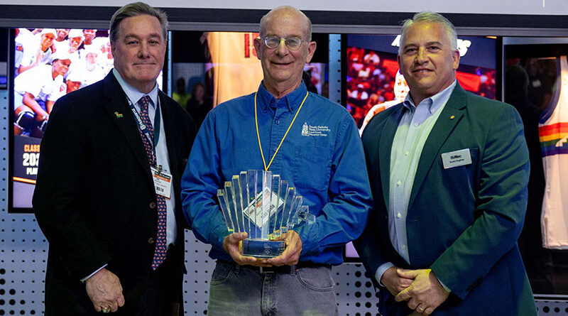 The program’s highest honor, the Robert Bartlett Jr. Lifetime Achievement Award, pays tribute to a legacy of leadership and excellence in arboriculture.