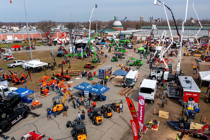 From a variety of classes, countless aisles of indoor and outdoor exhibitors, and plenty of opportunities to network and share insight, there simply isn’t a dull moment at ArborEXPO™. Source: All photos by Joe Tacynec